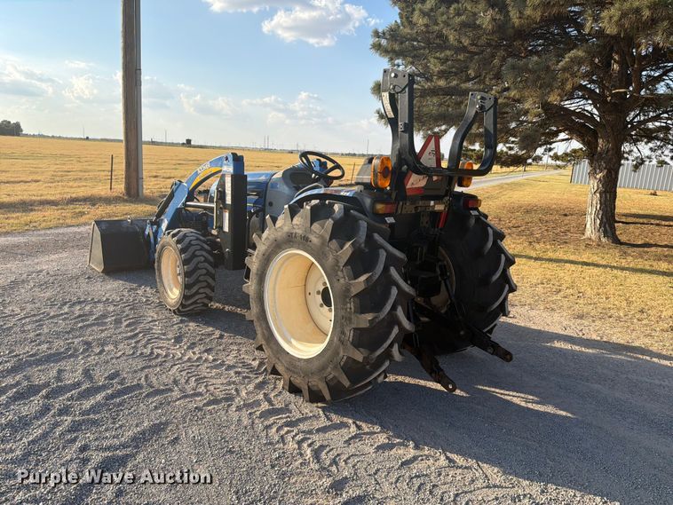 image for item EW8867 New Holland Boomer 50 MFWD tractor