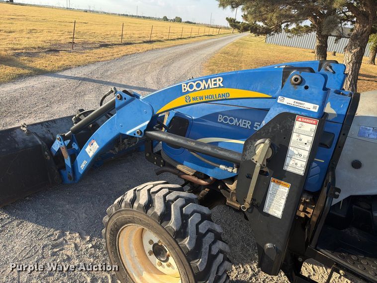 image for item EW8867 New Holland Boomer 50 MFWD tractor