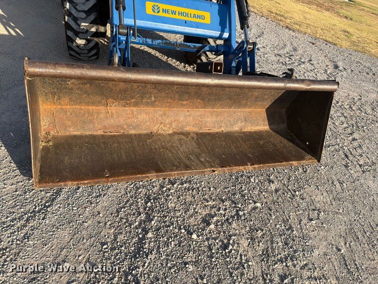 image for item EW8867 New Holland Boomer 50 MFWD tractor