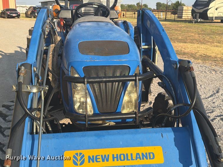 image for item EW8867 New Holland Boomer 50 MFWD tractor