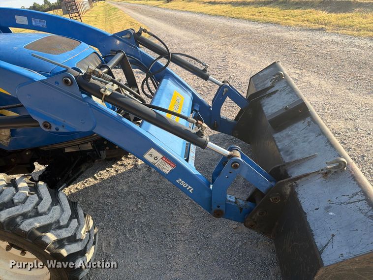 image for item EW8867 New Holland Boomer 50 MFWD tractor