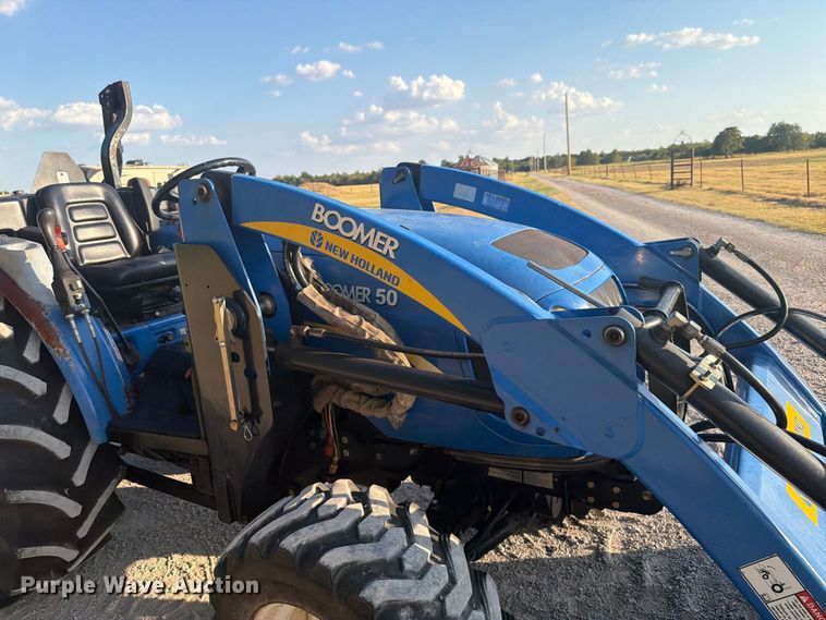 image for item EW8867 New Holland Boomer 50 MFWD tractor