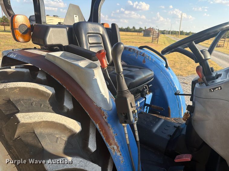image for item EW8867 New Holland Boomer 50 MFWD tractor