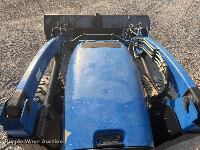 image for item EW8867 New Holland Boomer 50 MFWD tractor