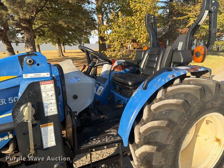 image for item EW8867 New Holland Boomer 50 MFWD tractor