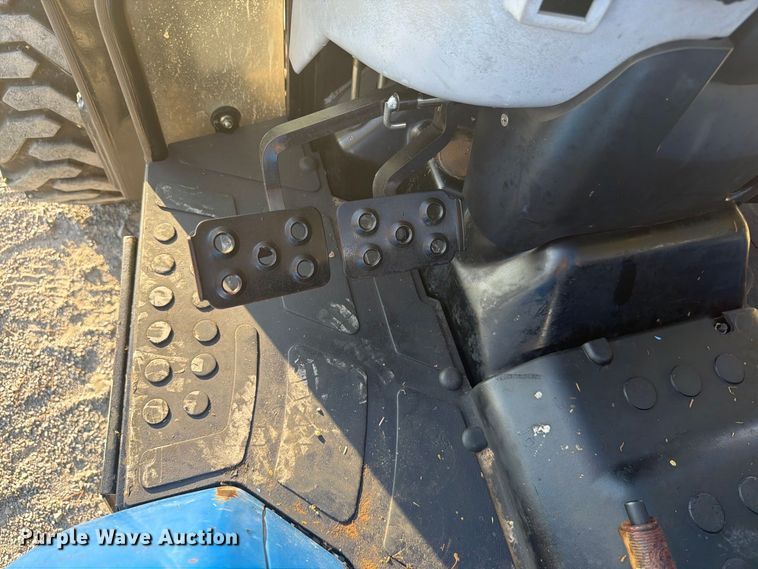 image for item EW8867 New Holland Boomer 50 MFWD tractor