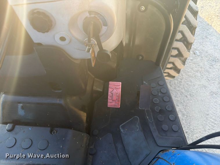 image for item EW8867 New Holland Boomer 50 MFWD tractor