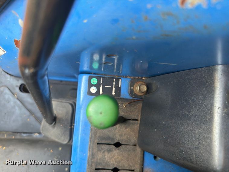 image for item EW8867 New Holland Boomer 50 MFWD tractor