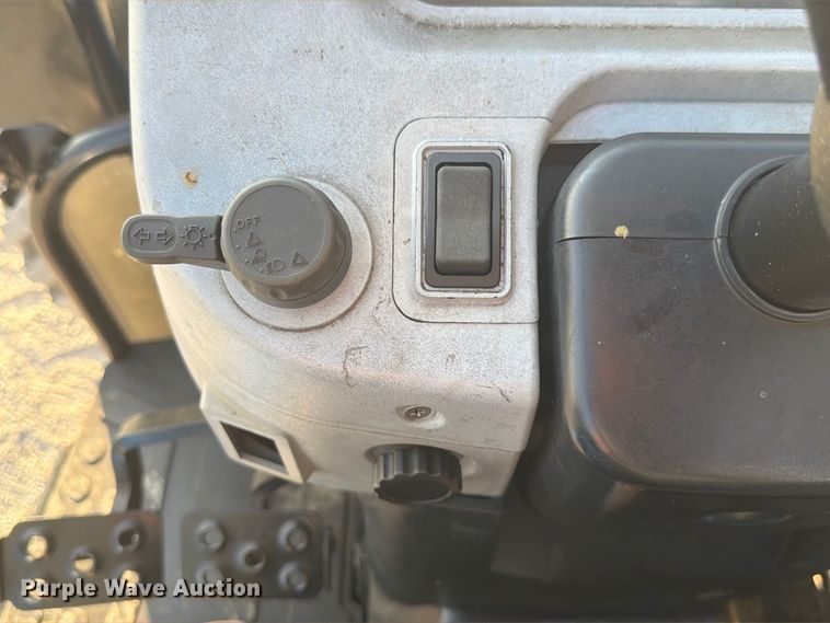 image for item EW8867 New Holland Boomer 50 MFWD tractor