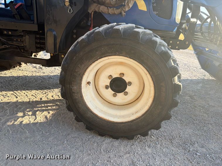 image for item EW8867 New Holland Boomer 50 MFWD tractor