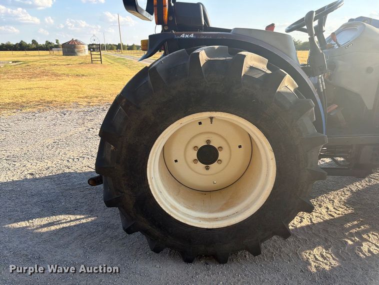 image for item EW8867 New Holland Boomer 50 MFWD tractor