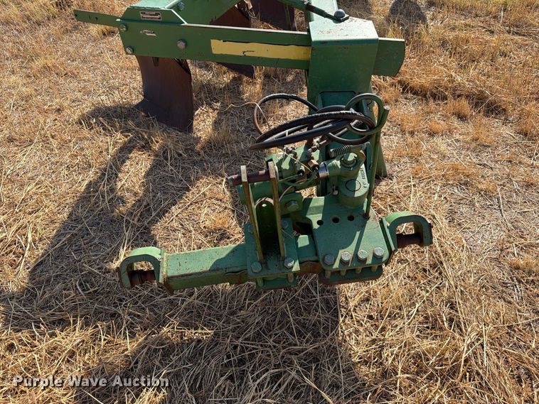 image for item EW8884 John Deere 2600 6 bottom plow