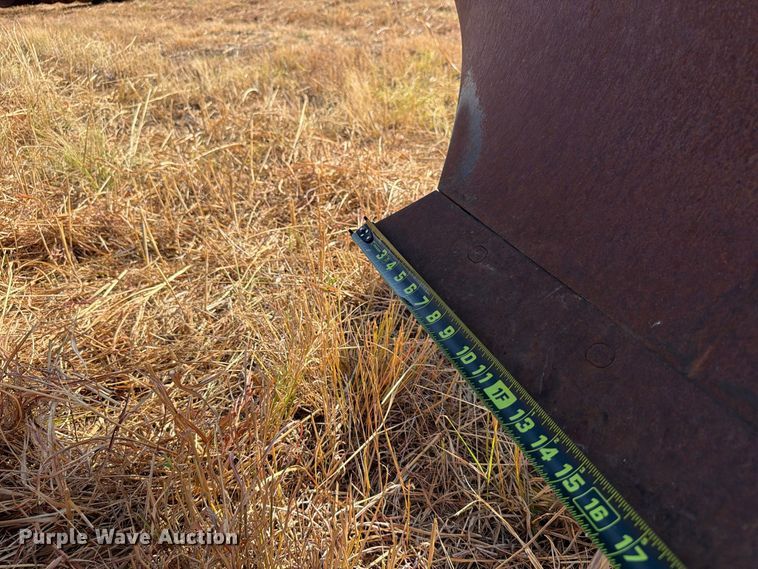 image for item EW8884 John Deere 2600 6 bottom plow