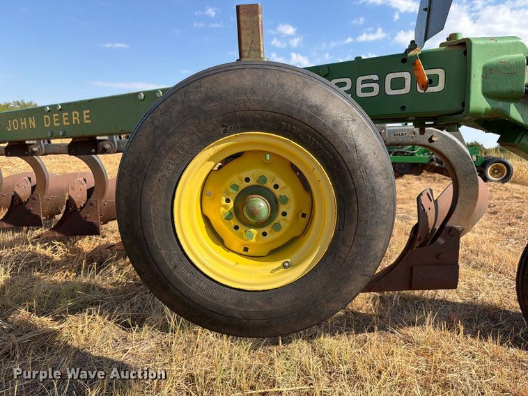 image for item EW8884 John Deere 2600 6 bottom plow