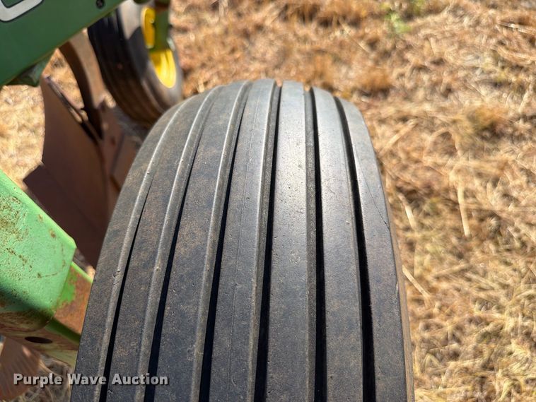 image for item EW8884 John Deere 2600 6 bottom plow