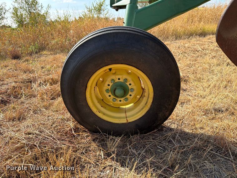 image for item EW8884 John Deere 2600 6 bottom plow