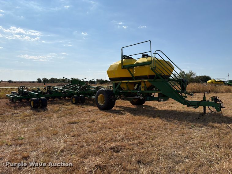 image for item EW8885 John Deere 1890 air seeder