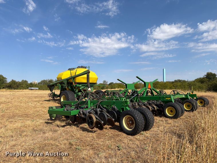 image for item EW8885 John Deere 1890 air seeder