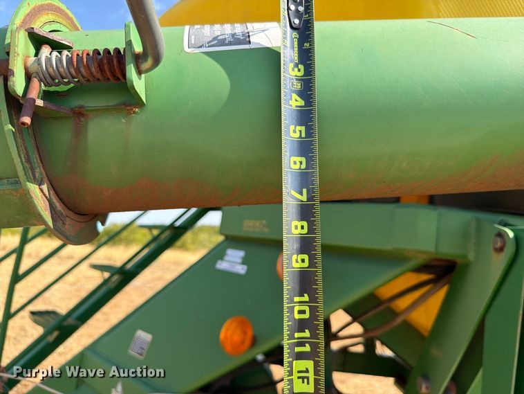 image for item EW8885 John Deere 1890 air seeder
