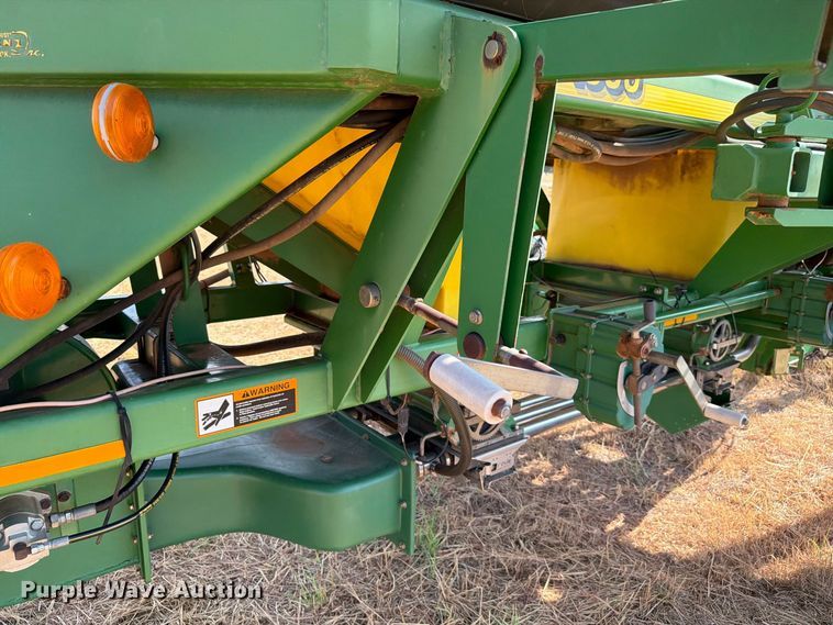 image for item EW8885 John Deere 1890 air seeder