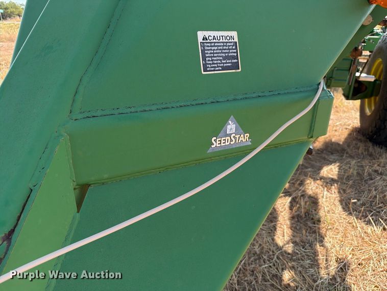 image for item EW8885 John Deere 1890 air seeder
