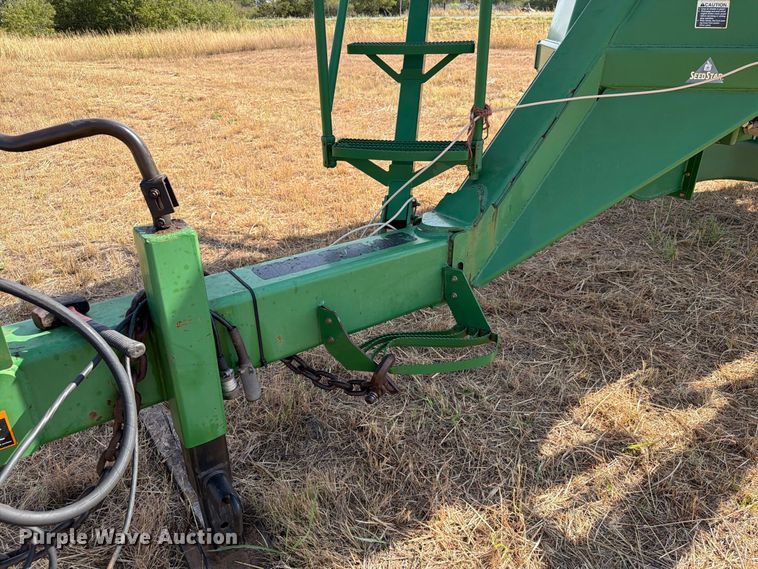 image for item EW8885 John Deere 1890 air seeder
