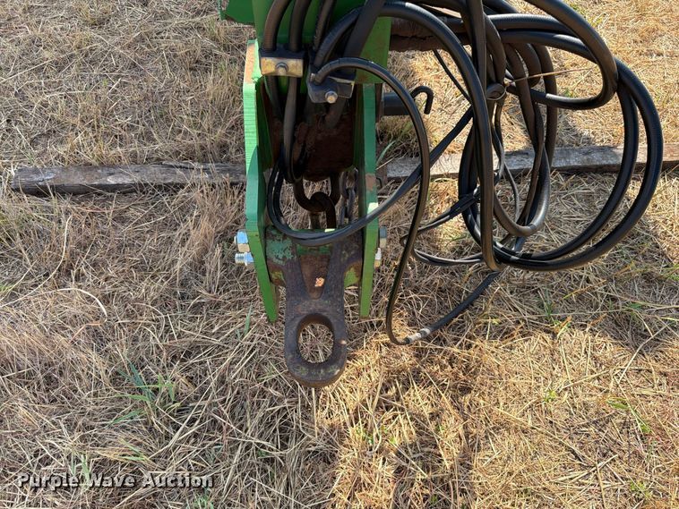 image for item EW8885 John Deere 1890 air seeder