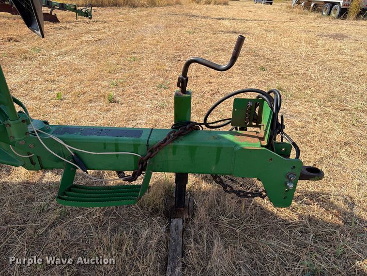 image for item EW8885 John Deere 1890 air seeder