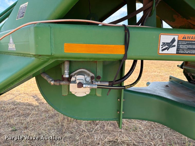 image for item EW8885 John Deere 1890 air seeder