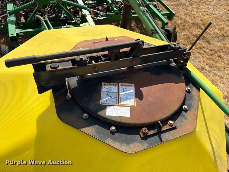 image for item EW8885 John Deere 1890 air seeder