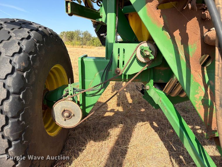 image for item EW8885 John Deere 1890 air seeder