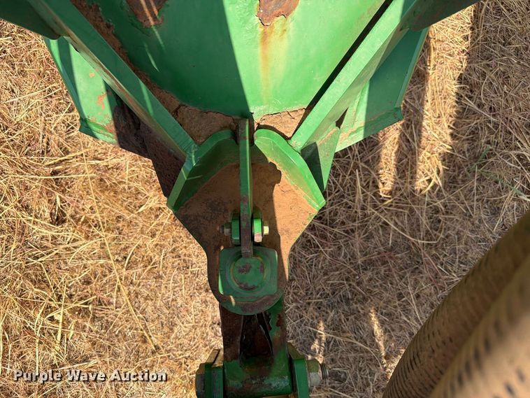 image for item EW8885 John Deere 1890 air seeder