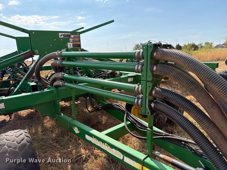 image for item EW8885 John Deere 1890 air seeder