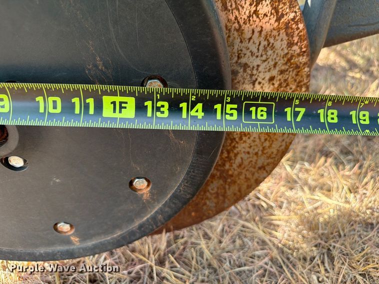 image for item EW8885 John Deere 1890 air seeder