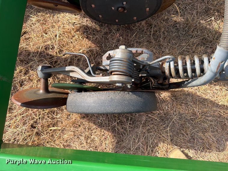 image for item EW8885 John Deere 1890 air seeder