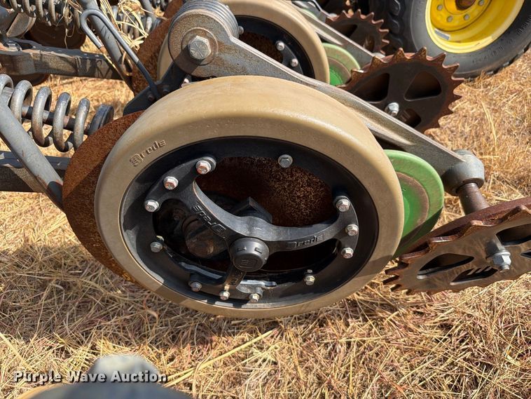 image for item EW8885 John Deere 1890 air seeder