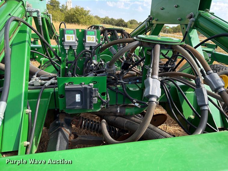 image for item EW8885 John Deere 1890 air seeder