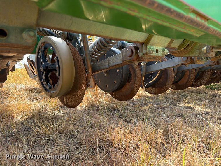 image for item EW8885 John Deere 1890 air seeder