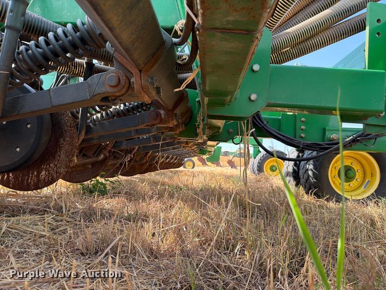 image for item EW8885 John Deere 1890 air seeder