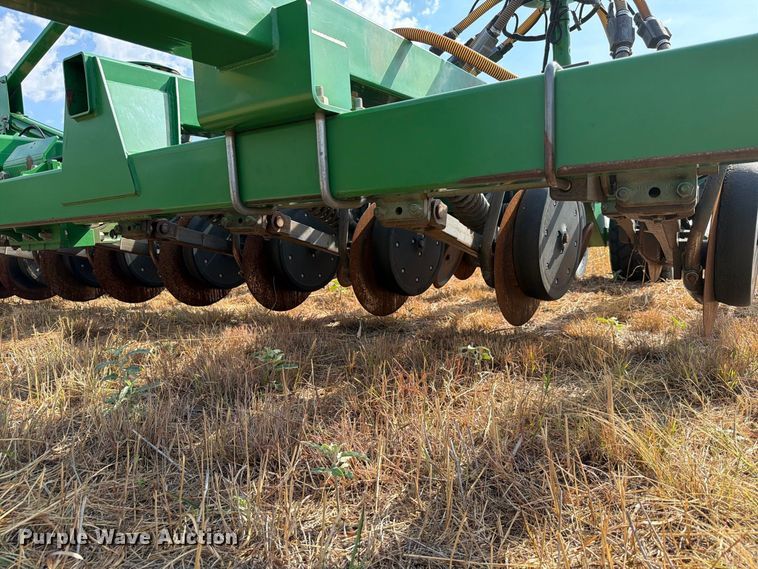 image for item EW8885 John Deere 1890 air seeder