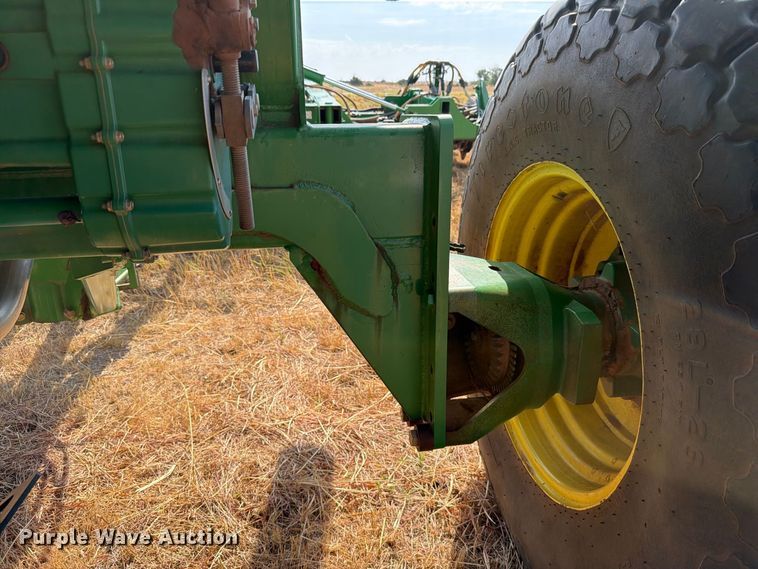 image for item EW8885 John Deere 1890 air seeder