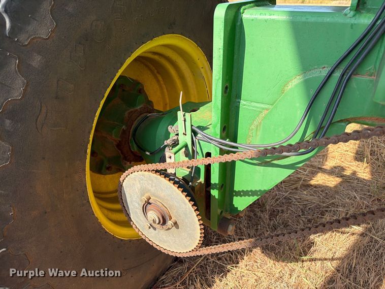 image for item EW8885 John Deere 1890 air seeder