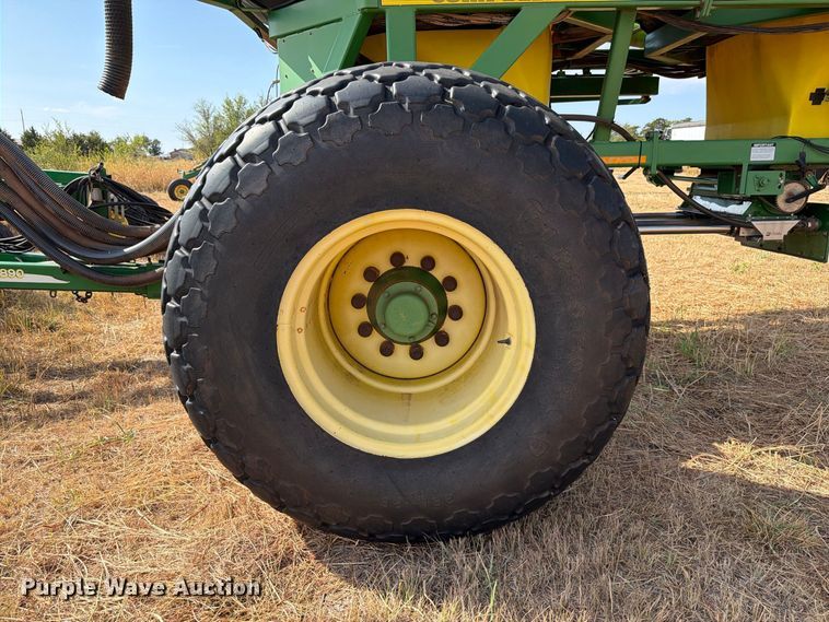 image for item EW8885 John Deere 1890 air seeder
