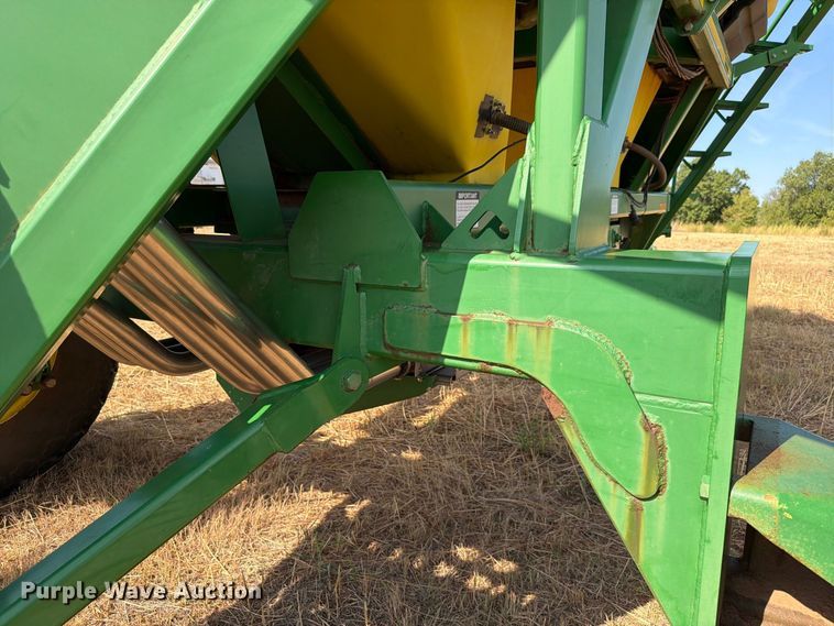 image for item EW8885 John Deere 1890 air seeder