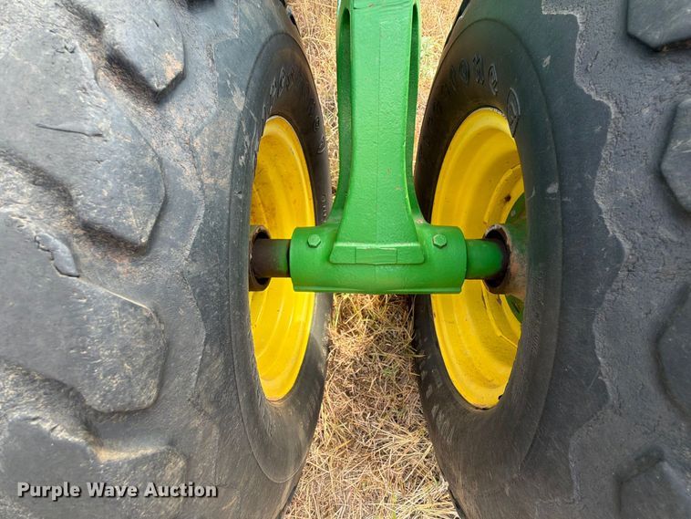 image for item EW8885 John Deere 1890 air seeder