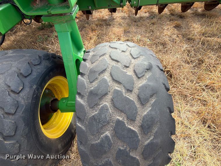 image for item EW8885 John Deere 1890 air seeder