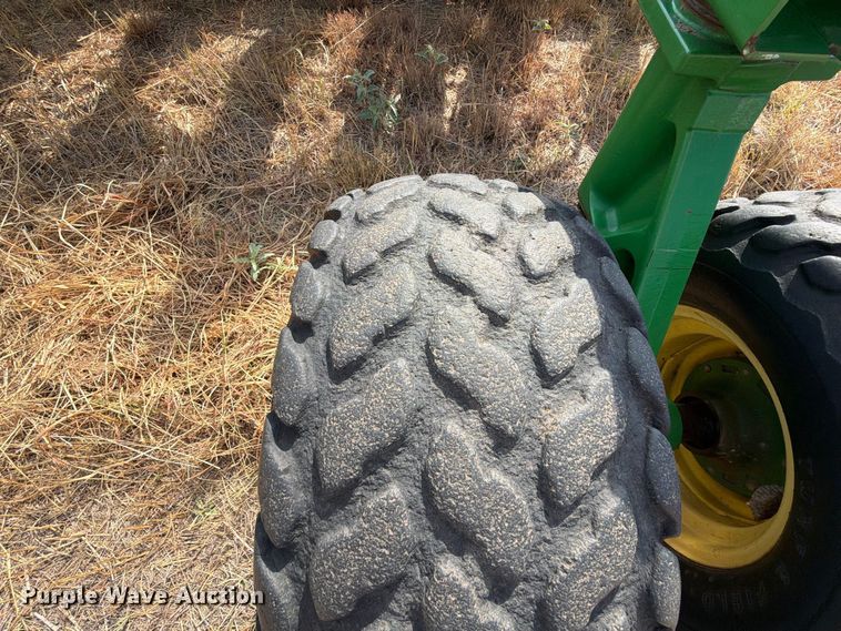 image for item EW8885 John Deere 1890 air seeder