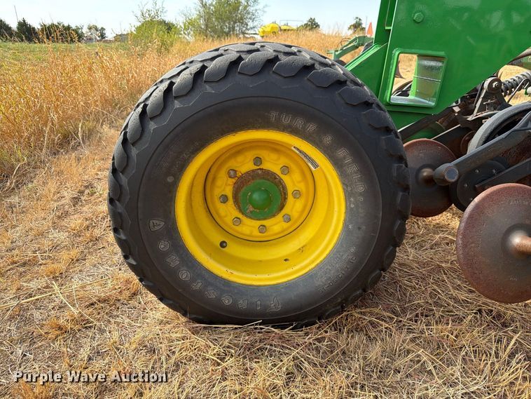image for item EW8885 John Deere 1890 air seeder