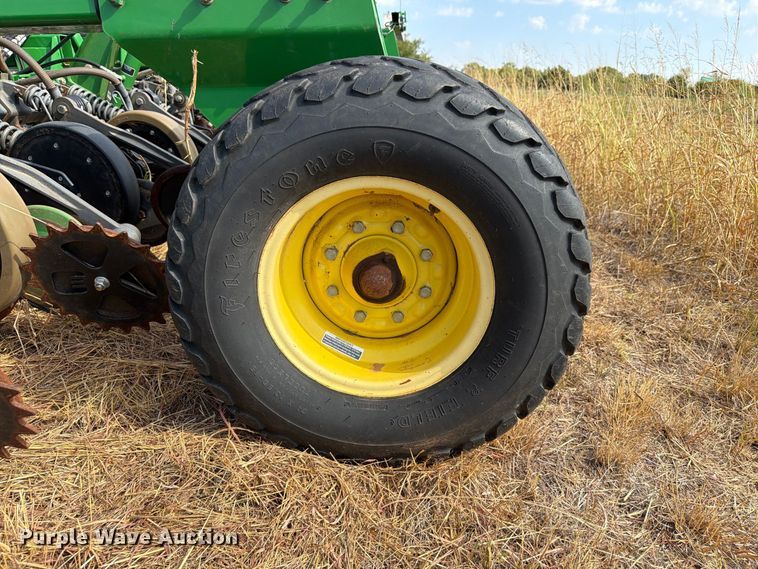 image for item EW8885 John Deere 1890 air seeder