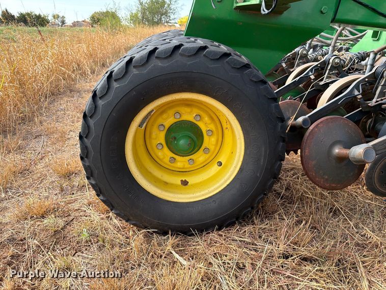 image for item EW8885 John Deere 1890 air seeder